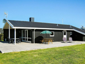 Peaceful Holiday Home in Harbo re with Whirlpool